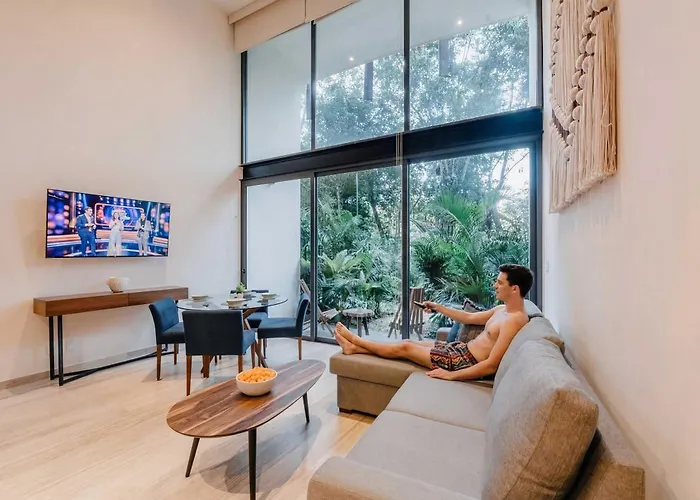 Luxury Two-level Loft In With Pool & Gym *