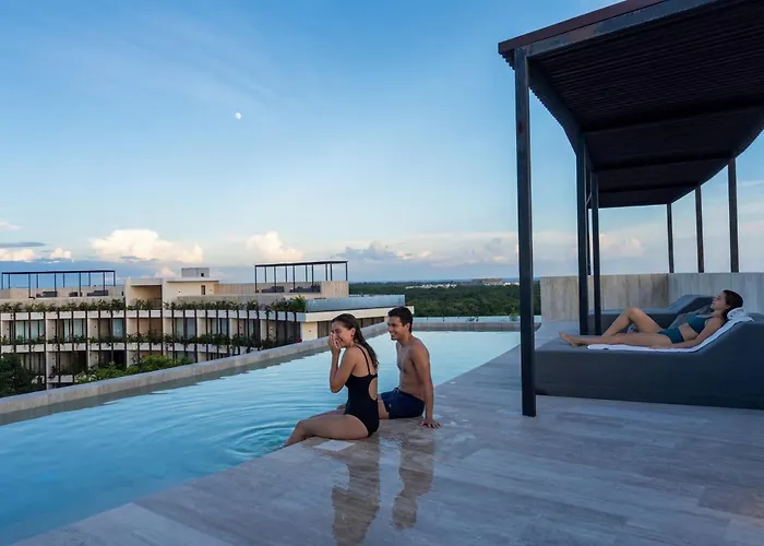 Apartment Luxury Two-level Loft In With Pool & Gym *