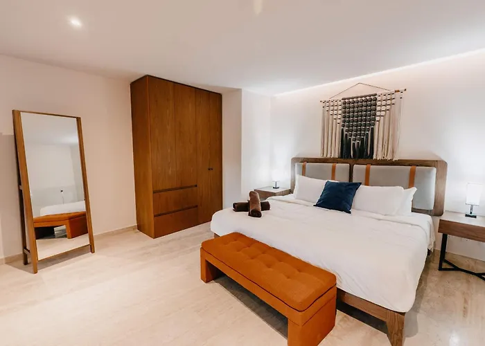 Luxury Two-level Loft In With Pool & Gym *